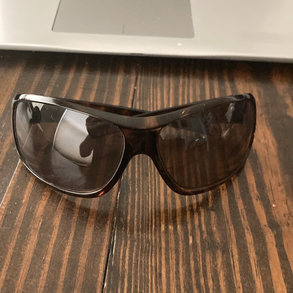 Kenneth Cole reaction wrap sunglasses non polar